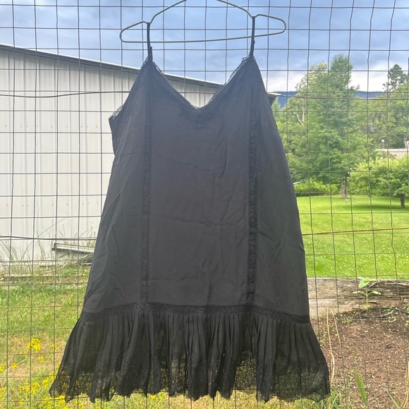 Gold Hawk Chemise 🖤 - Picture 7 of 9